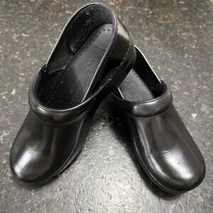 Dansko Professional Clogs Women 8 Black Patent Leather Nursing Work Shoes 38